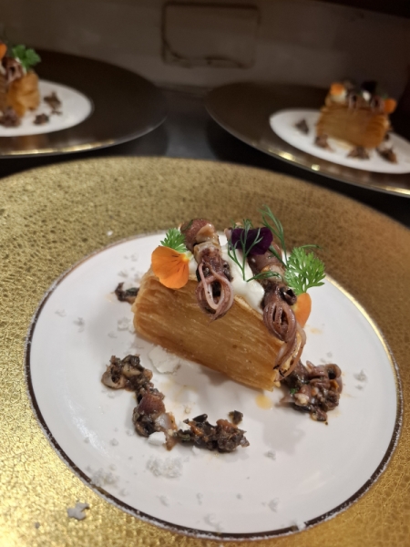 ジャガイモのミルフィーユとホタルイカ