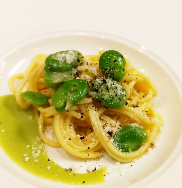 カチョエペペとそら豆